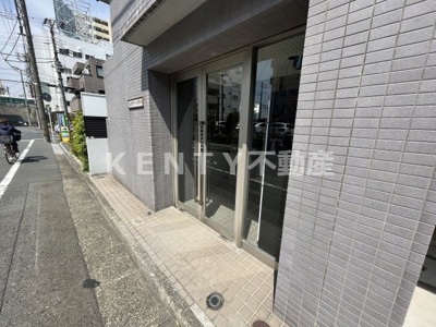 【エントランス】 | ちまさぐすく・レジデンス | 建物の内部です