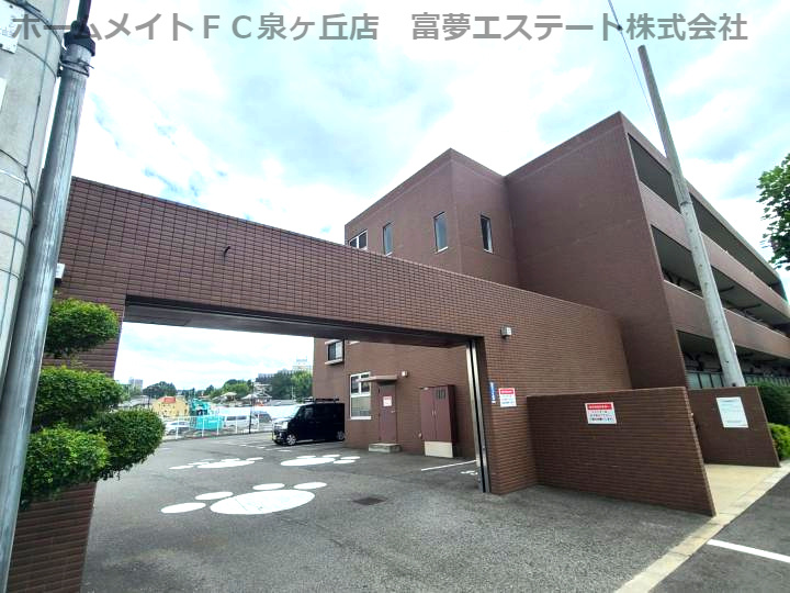 アンジュリヴェールの駐車場