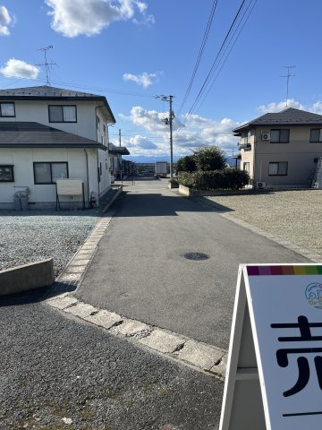 東根市神町営団一条通り　中古物件の前面道路含む現地写真