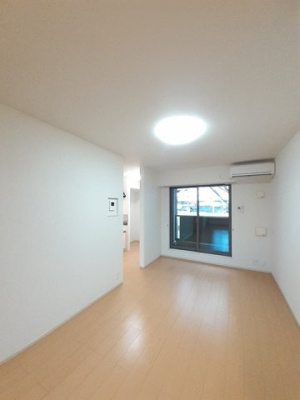 【居間・リビング】 | ロイヤルシャトー・Ｋ