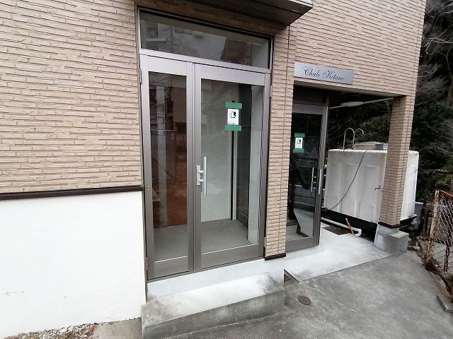 シャレー北野のエントランス