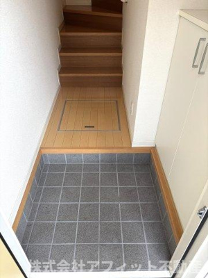 【エントランス】 | シャーメゾン津之郷