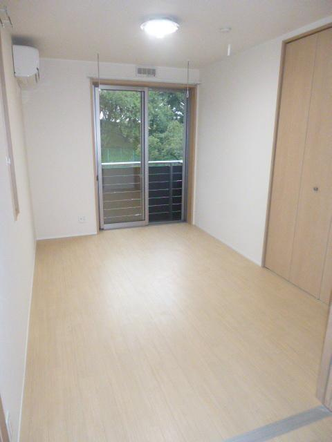 ビュウテラス菊名の居間・リビング|6帖の洋室♪