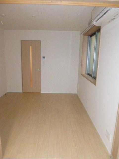 ビュウテラス菊名の寝室|2面採光の洋室♪