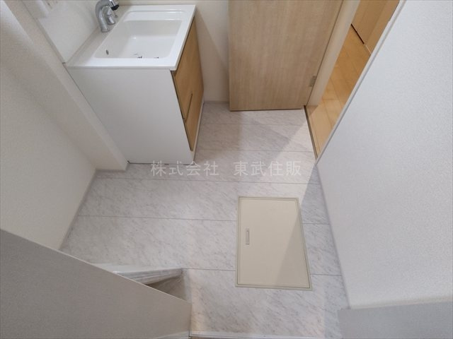 【脱衣所】 | 寄居町露梨子　全8棟　6号棟 | 洗面室