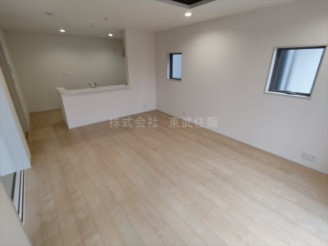 【居間・リビング】 | 寄居町露梨子　全8棟　6号棟 | 開放感があり日当たり良好です