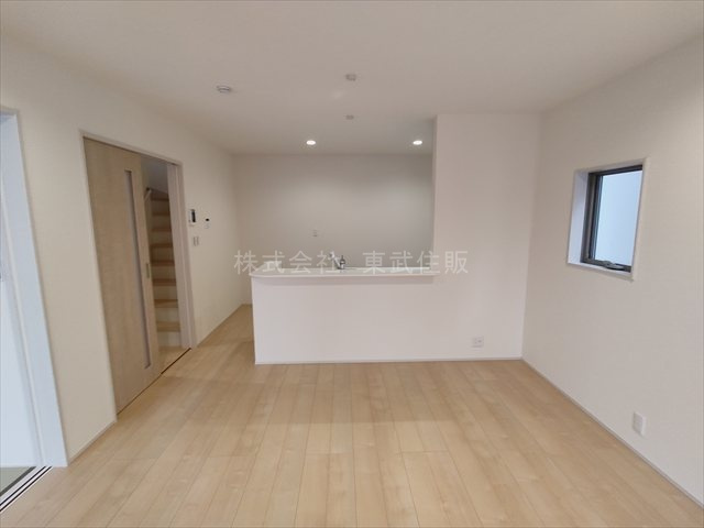 【ダイニング】 | 寄居町露梨子　全8棟　6号棟 | 食卓を囲むダイニング