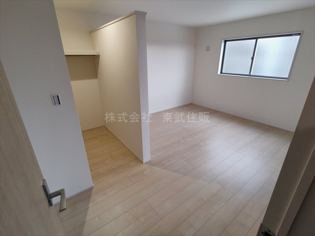 【寝室】 | 寄居町露梨子　全8棟　6号棟 | 洋室8.5帖、寝室にいかがでしょうか