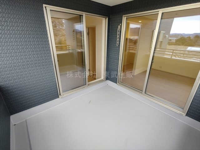 【バルコニー】 | 寄居町露梨子　全8棟　6号棟 | 外からの目が気にならないバルコニーで洗濯物が干せます