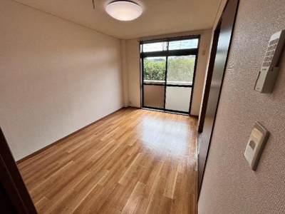 【内装】 | レジデンス住崎 | 洋室