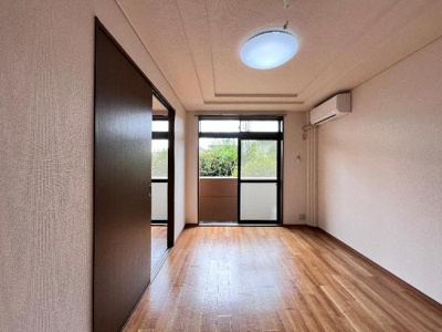 【内装】 | レジデンス住崎 | 洋室