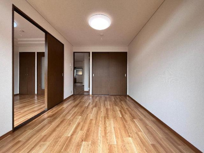 【内装】 | レジデンス住崎 | 洋室