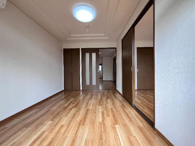 【内装】 | レジデンス住崎 | 洋室