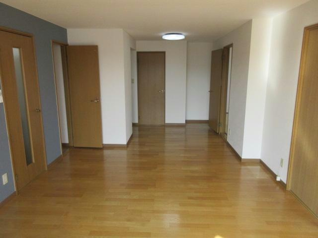 コーポ中村の居間・リビング