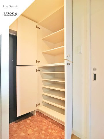 ラ・トゥール箱崎宮前の玄関