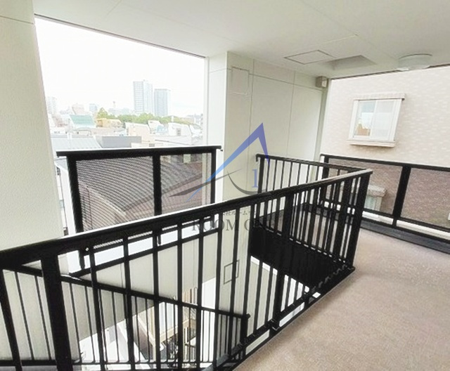 カームリー　フォレスト