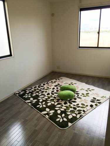 熊本市南区御幸笛田２丁目のアパートの居間・リビング