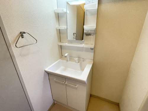 熊本市南区御幸笛田２丁目のアパートの独立洗面台