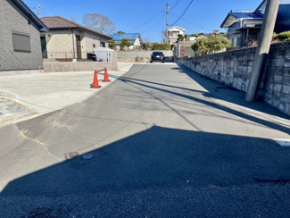 【前面道路含む現地写真】