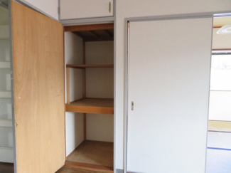 【収納】 | レジデンス柏原 | リビングの収納（同タイプ別室の写真です。）