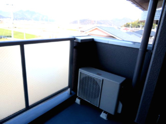 【バルコニー】 | レジデンス柏原 | 西側のベランダ（同タイプ別室の写真です。）