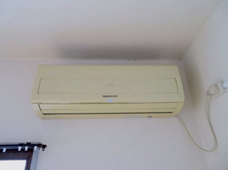 【設備】 | レジデンス柏原 | エアコン２台付