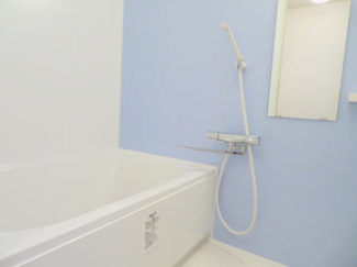 【浴室】 | レジデンス柏原 | 同タイプ別室の写真です。