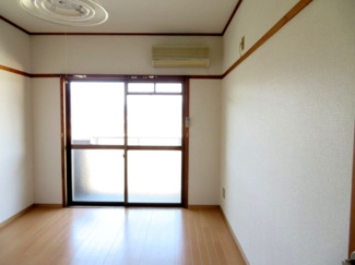 【内装】 | レジデンス柏原 | 同タイプ別室の写真です。