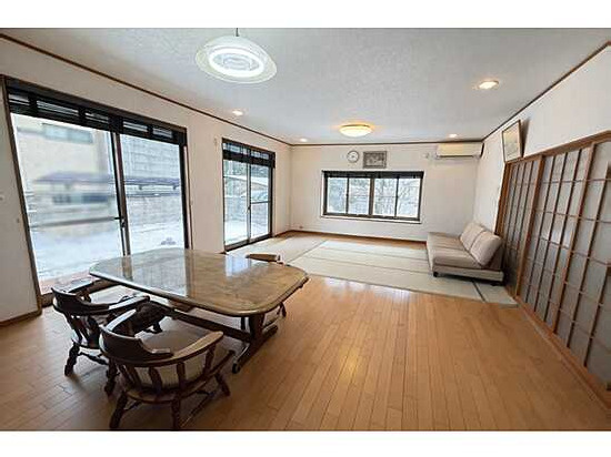 【居間・リビング】