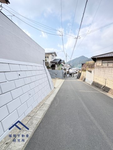 大野城市乙金東１丁目　戸建ての前面道路含む現地写真