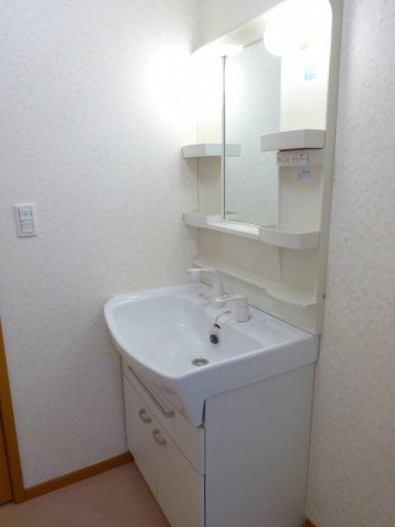 ヴィラ・クリオネＢの洗面所|スペースが確保できる洗面所です