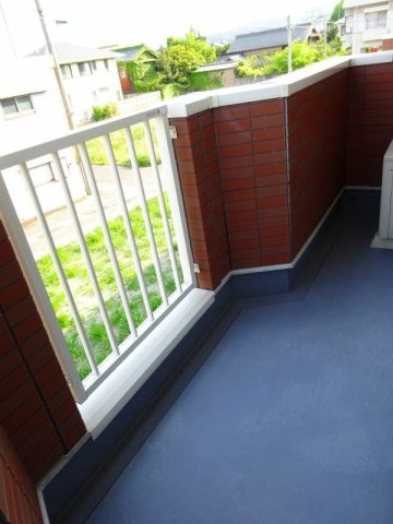 ヴィラ・クリオネＢのバルコニー|開放的で明るい空間を演出してくれるバルコニーです