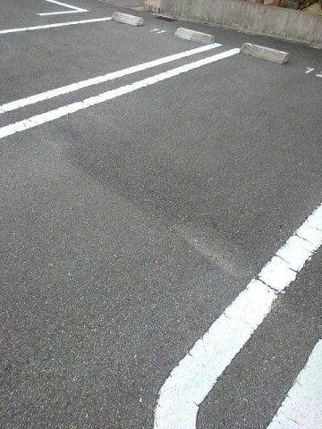 ブランボヌールの駐車場|車をお持ちの方に嬉しい駐車場付きの物件です