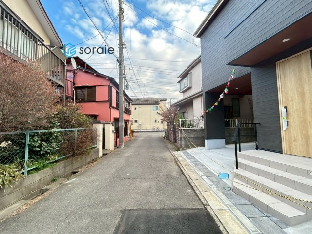 入間市東藤沢6丁目　全1棟　新築戸建の前面道路含む現地写真|令和8年2月12日撮影。