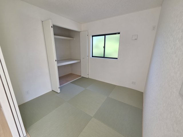 新築　太田市新田上江田町第1　3号棟　Cradle Gardenの和室|現地写真　リビング横の和室です。居室、お子様のプレイルーム、客間など様々な使い方ができますね！