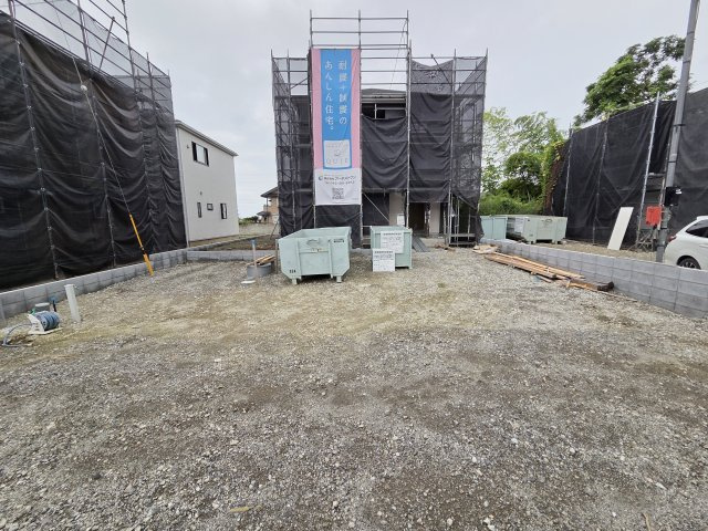 新築　太田市新田上江田町第1　3号棟　Cradle Gardenの駐車場|現地写真　駐車は建物東側に並列3台可能です！