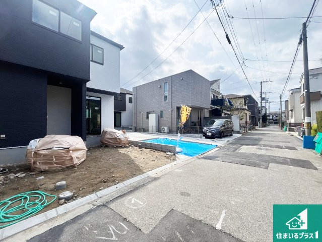 29日(土)30日(日)現地ご見学可能！西宮市浜甲子園　全3邸の前面道路含む現地写真|周辺は閑静な住宅街！前面道路広々で車の出し入れも便利です。駐車が苦手な方でも安心して車庫入れできます！