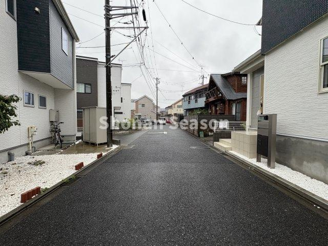 【前面道路含む現地写真】