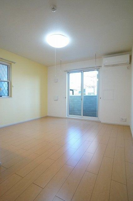 プルメリアの居間・リビング