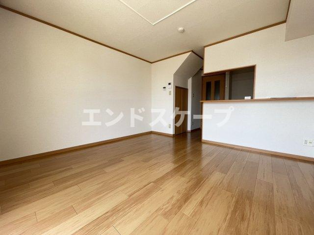 カリーノ・ローザＡの居間・リビング|高崎、前橋のお部屋探しはエンドスケープまで！お客様の理想お聞かせ下さい♪