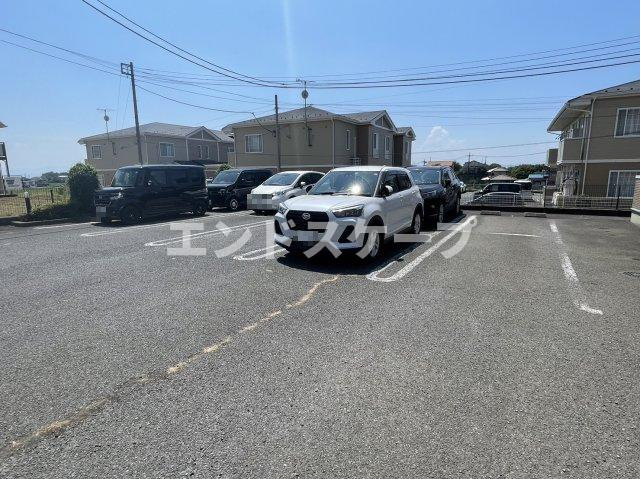 カリーノ・ローザＡの駐車場|高崎、前橋のお部屋探しはエンドスケープまで！お客様の理想お聞かせ下さい♪