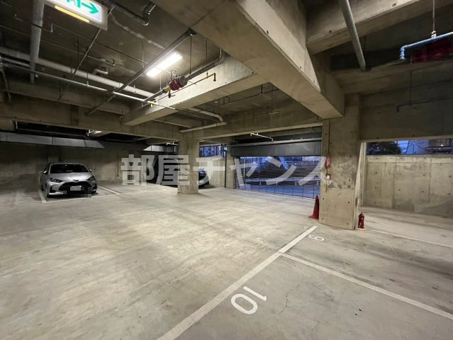 Ritzy本山の駐車場