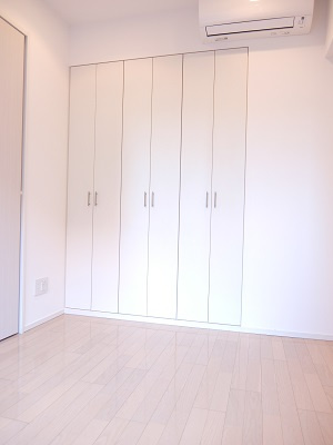 プライムアーバン笹塚の洋室|個人の部屋や寝室として使える洋室です