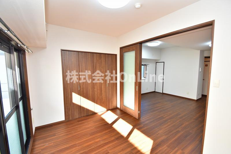 マンション彩景の洋室