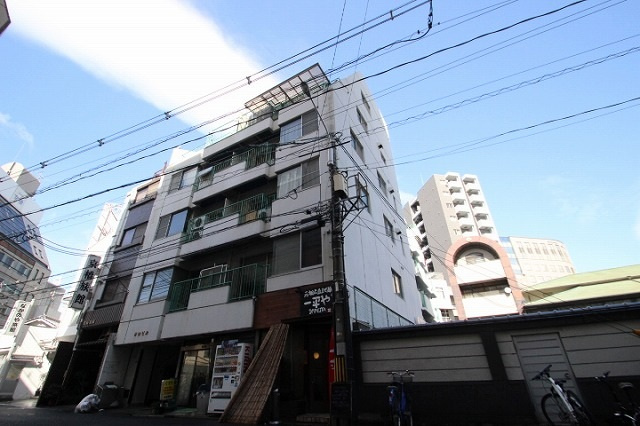 坪田ビルの外観