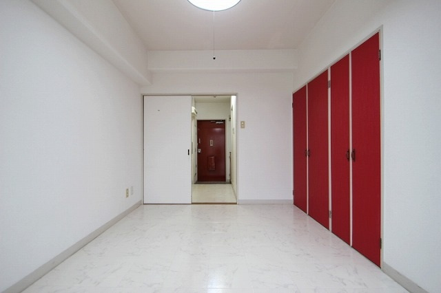 坪田ビルの洋室