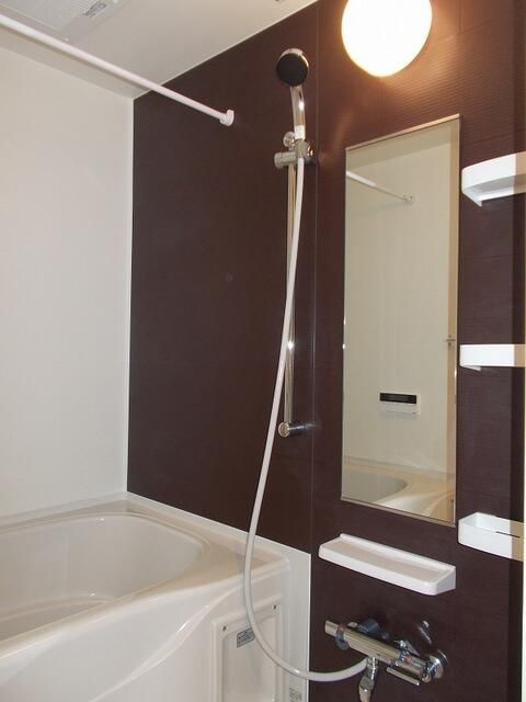 ビオレッテ山吹の浴室