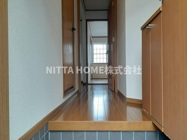 ライジングヒルズの玄関|シューズボックスも設置済み◎