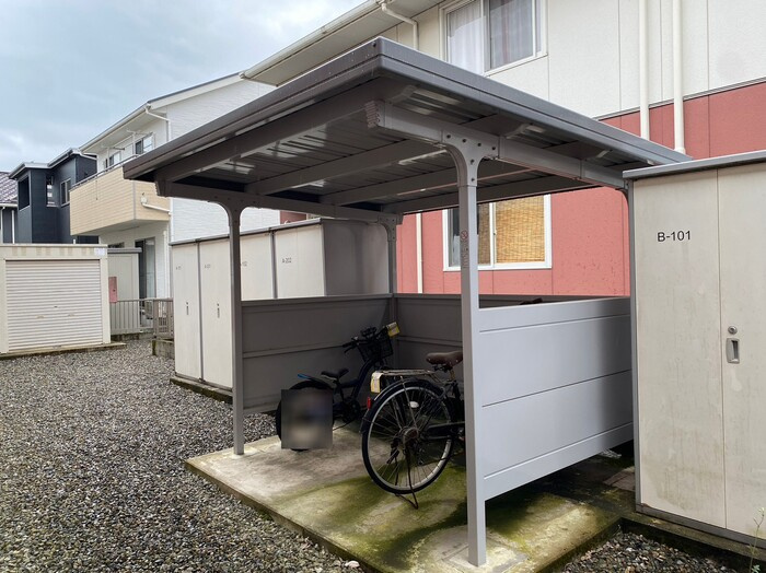 リブェール上野　A棟
