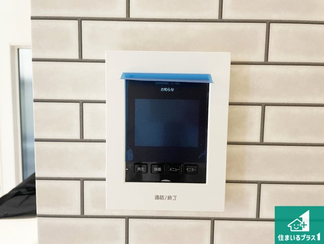 宇治市五ケ庄北ノ庄　新築一戸建ての防犯設備|カラーモニターインターホン！声だけでなく来訪者の姿や顔がモニターで確認できるので、小さなお子様がいらっしゃるご家庭でも安心できます！